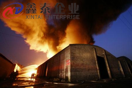 疑似硫化罐爆炸事故現(xiàn)場(chǎng) 疑似硫化罐爆炸事故現(xiàn)場(chǎng)